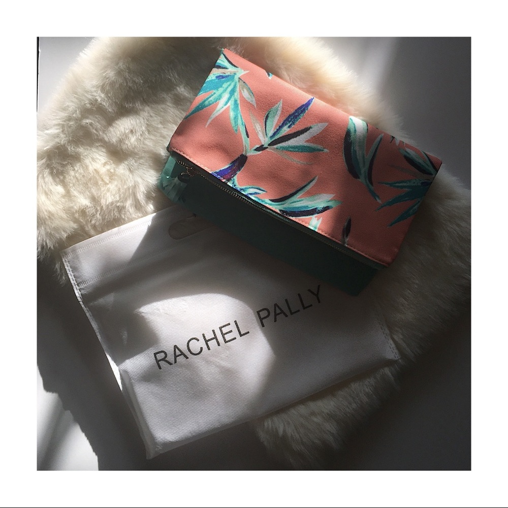 NWOT Green & Peach Tropical Reversible Clu…
